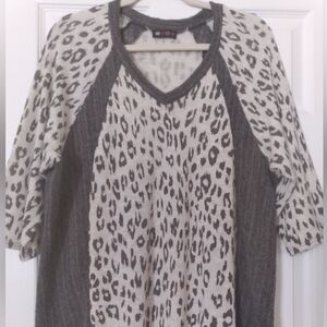 Animal Print Open Weave Light-weight Top by Vision Animal‎ Print Travel Festival